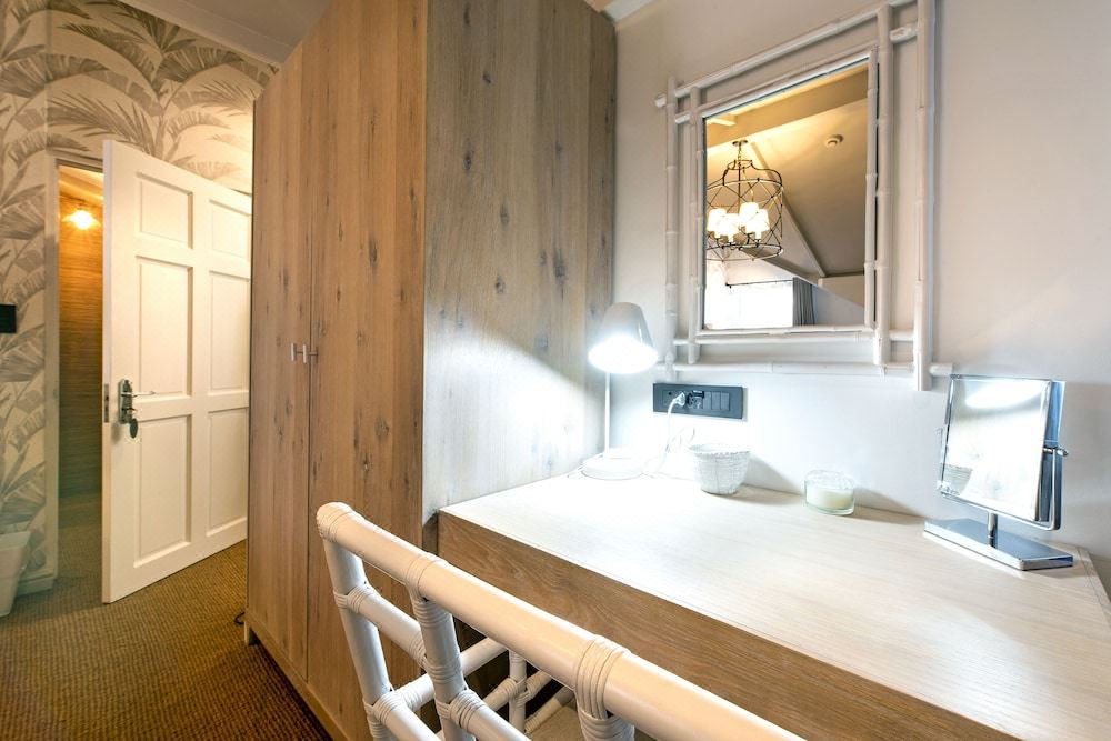 Photo of Bedroom in Three Anchor Bay