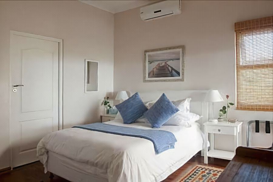 Photo of Bedroom in Three Anchor Bay