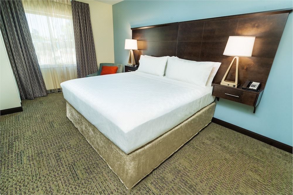 Photo of Bedroom in Newark