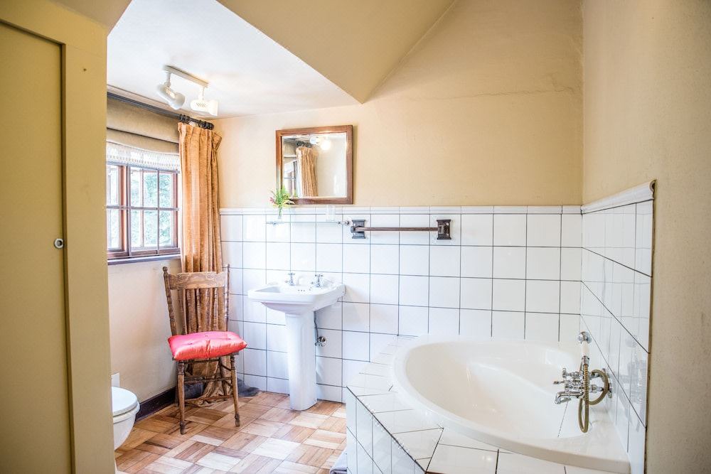 Photo of Bathroom in Linden