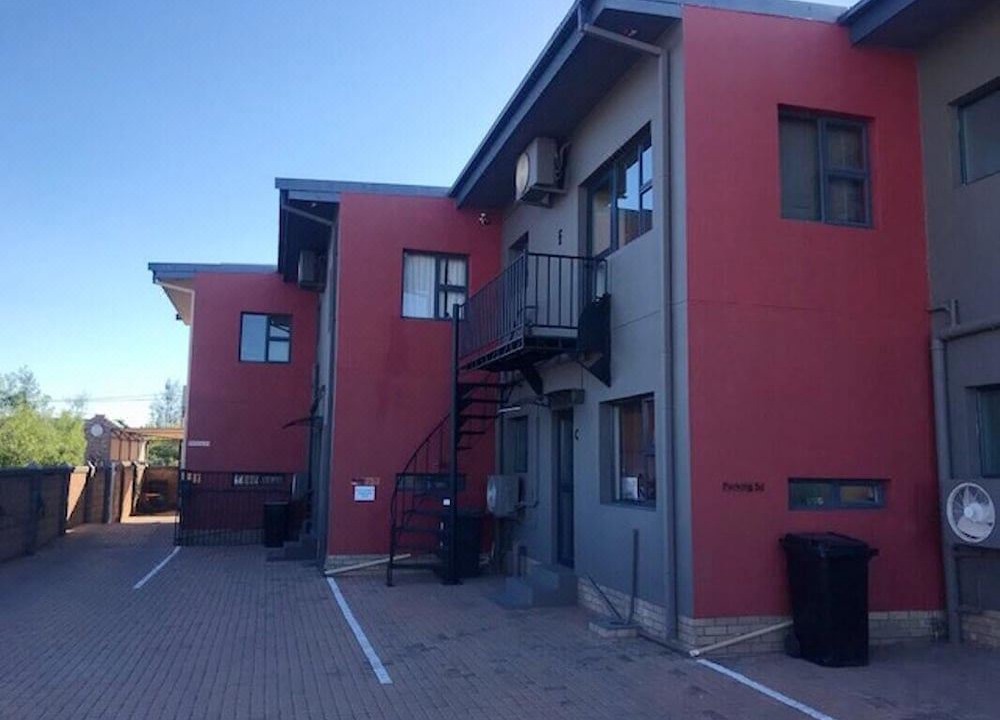 Photo of Buildings in Beaufort West