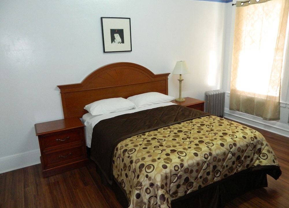 Photo of Bedroom in Tenderloin