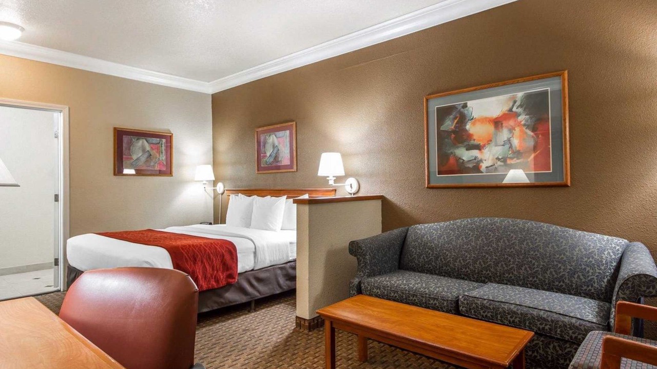 Photo of Livingroom in The East Side