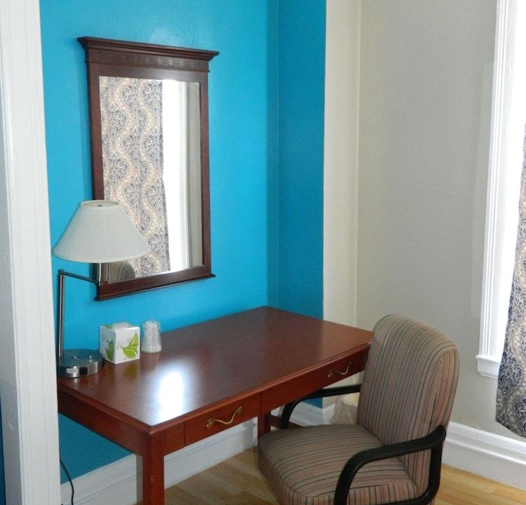 Photo of Livingroom in Tenderloin
