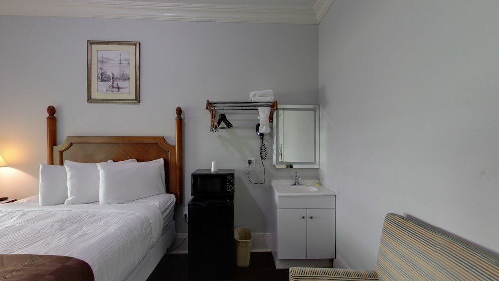 Photo of Bedroom in Tenderloin