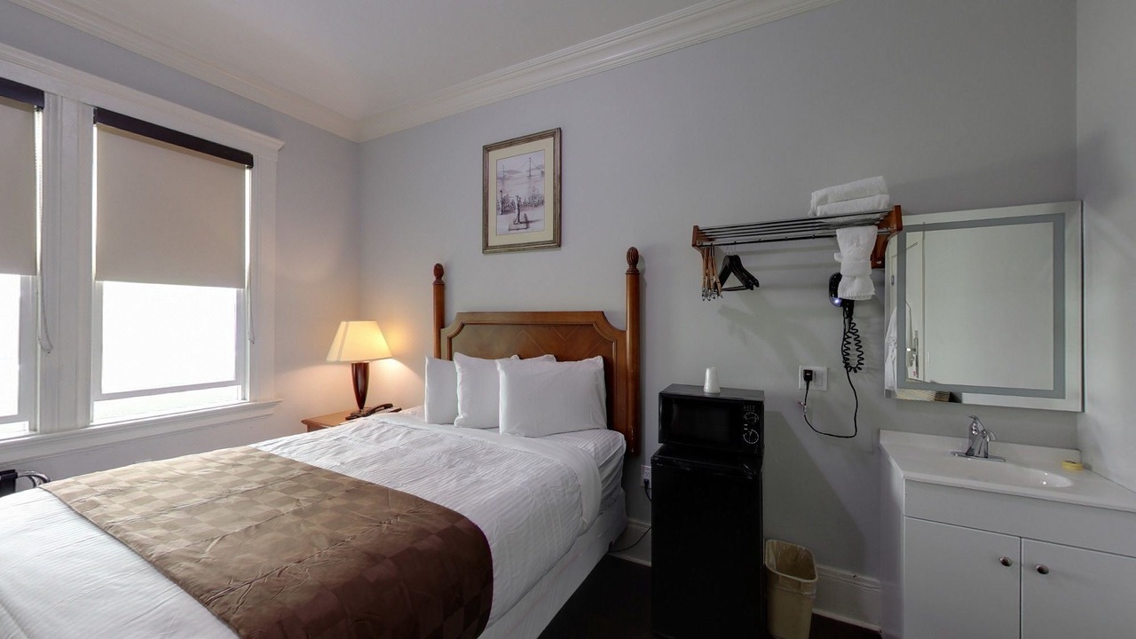 Photo of Bedroom in Tenderloin