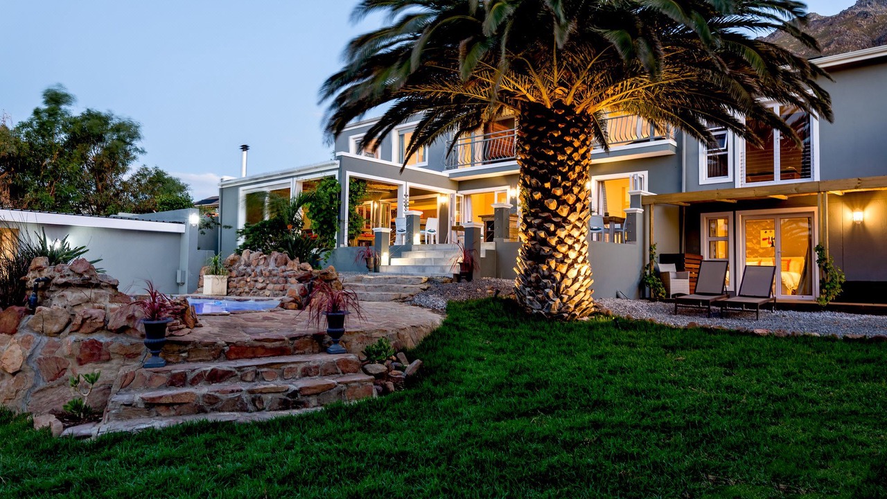 Photo of Buildings in Paarl