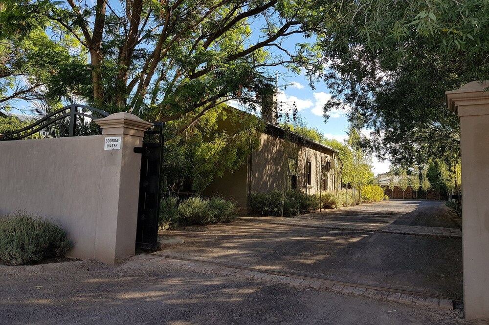 Photo of Buildings in Beaufort West