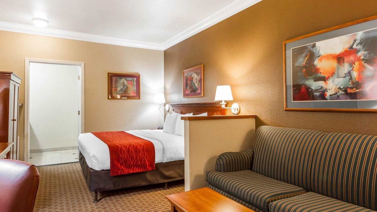 Photo of Livingroom in The East Side