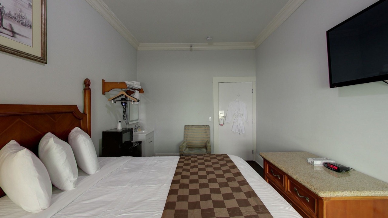 Photo of Bedroom in Tenderloin