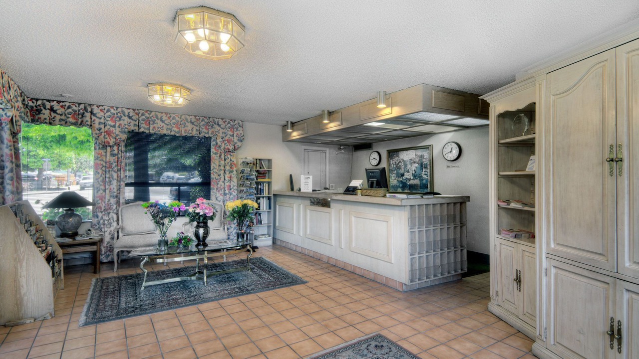 Photo of Livingroom in North Whisman