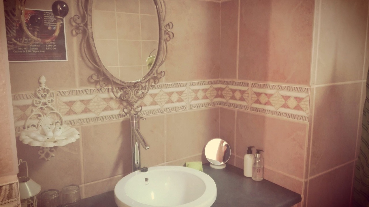 Photo of Bathroom in Springbok