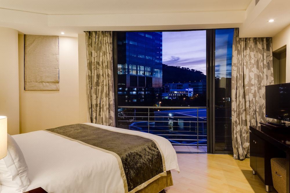 Photo of Bedroom in Cape Town City Centre
