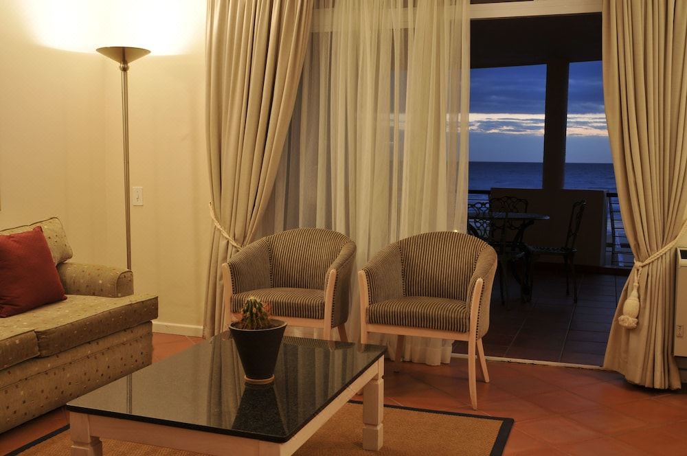 Photo of Livingroom in Lagoon Beach