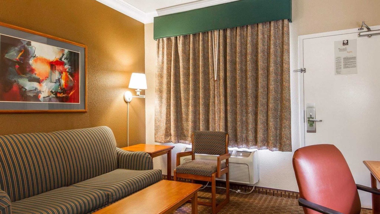Photo of Livingroom in The East Side