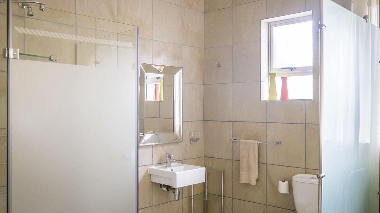 Photo of Bathroom in Three Anchor Bay
