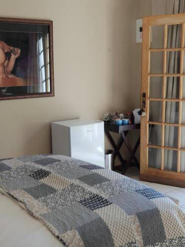 Photo of Bedroom in Oudtshoorn