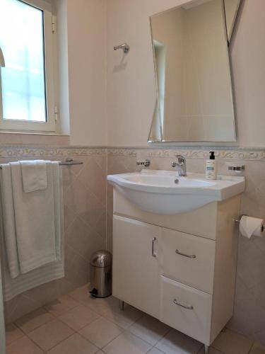 Photo of Bathroom in Parkwood