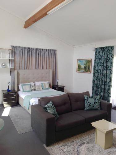 Photo of Livingroom in Faerie Glen