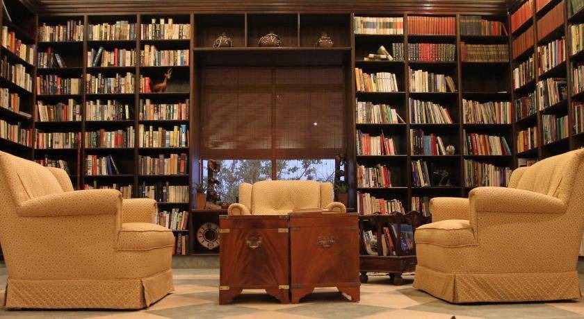 Photo of Livingroom in UPhongolo