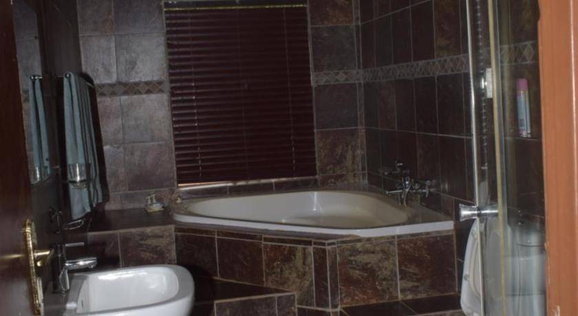Photo of Bathroom in Ha-Lambani