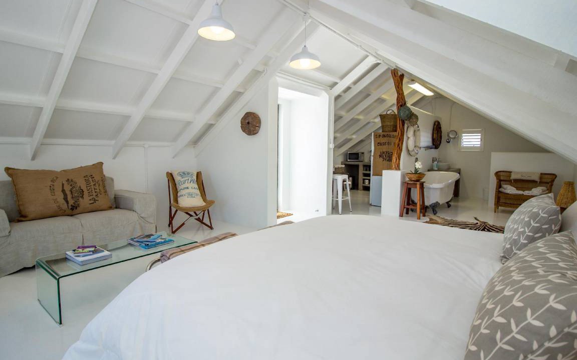 Photo of Others in Paternoster