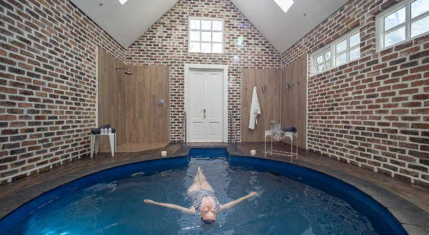 Photo of Bathroom in Greater Johannesburg Metropolitan Area