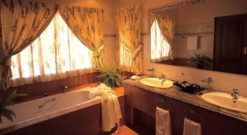 Photo of Bathroom in UPhongolo