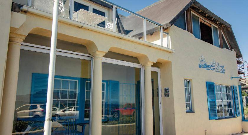 Photo of Others in Bloubergstrand