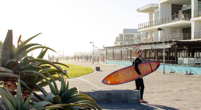 Photo of Others in Bloubergstrand