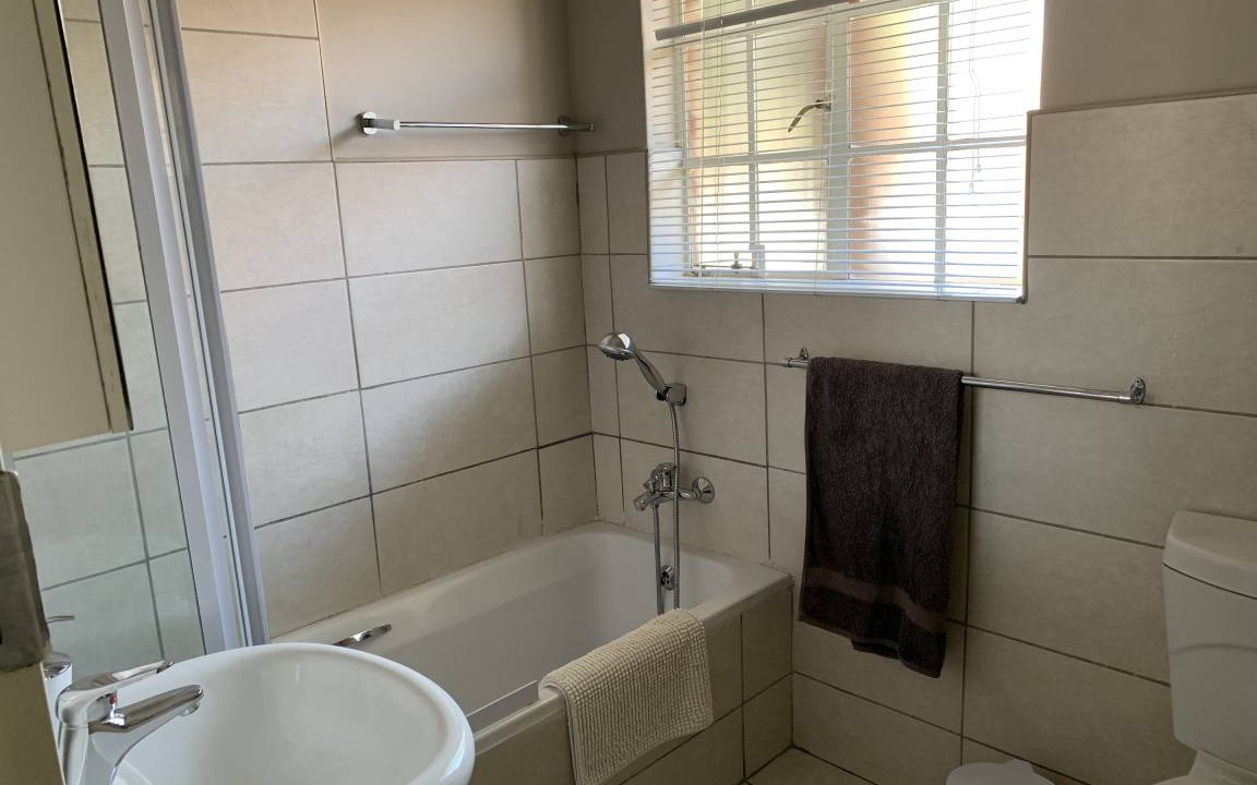 Photo of Bathroom in Langenhoven Park