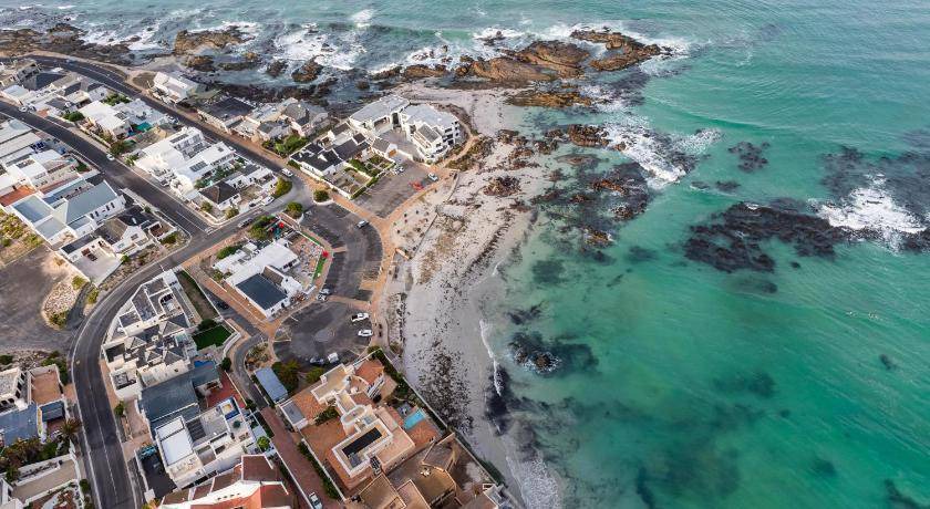 Photo of Others in Bloubergstrand