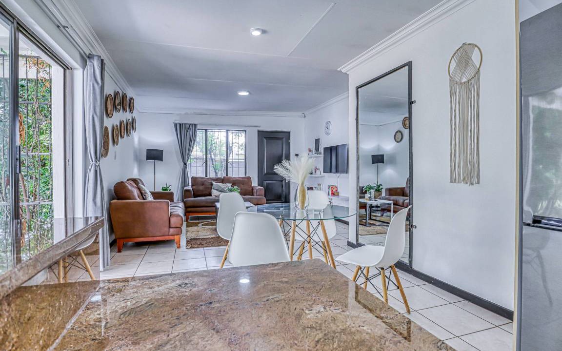 Photo of Livingroom in The Reeds