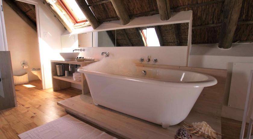 Photo of Bathroom in Paternoster