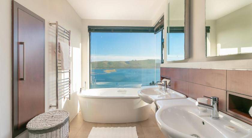 Photo of Bathroom in Paradise