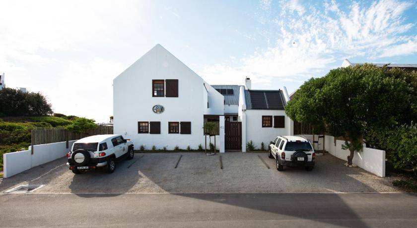 Photo of Others in Paternoster