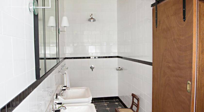 Photo of Bathroom in Worcester Central