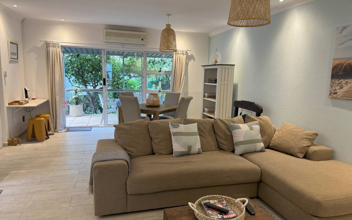 Photo of Livingroom in Greater Johannesburg Metropolitan Area