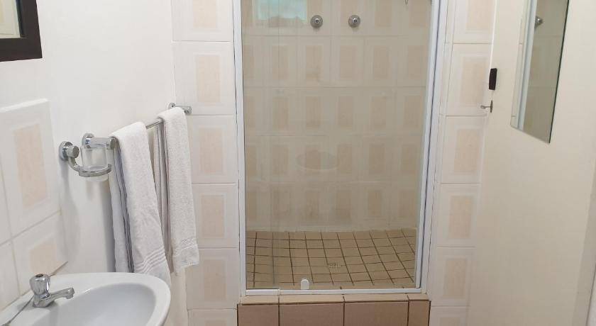 Photo of Bathroom in Graaff-Reinet