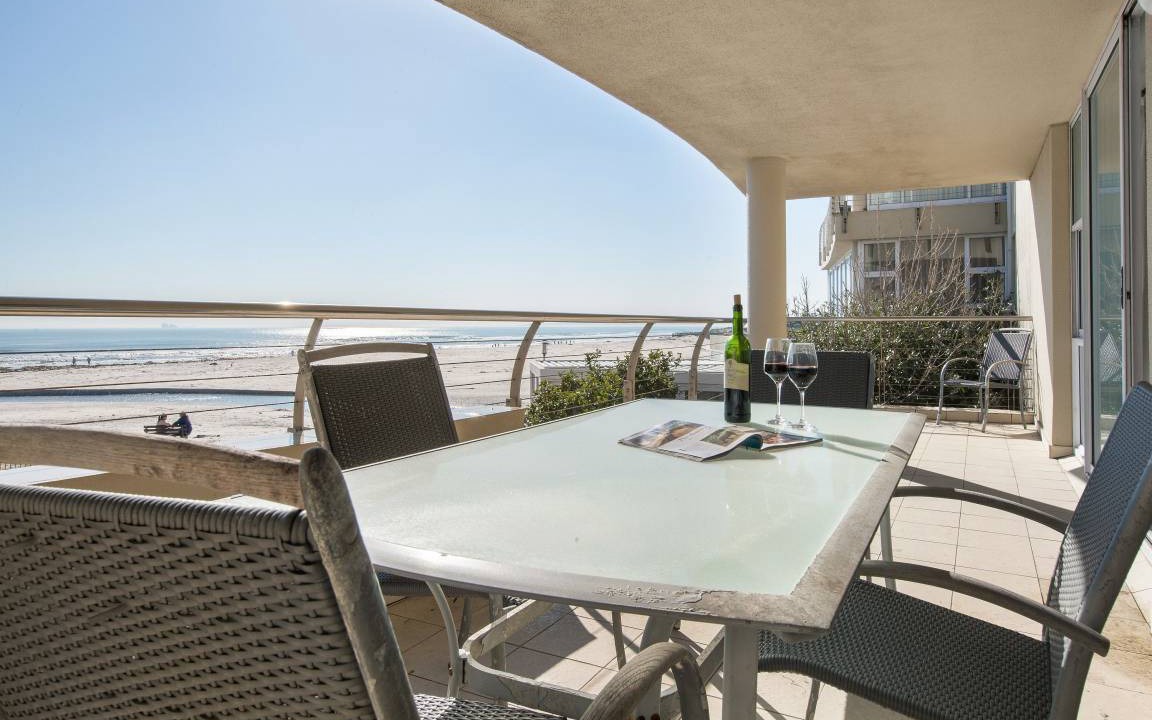 Photo of Patio Balcony in Lagoon Beach