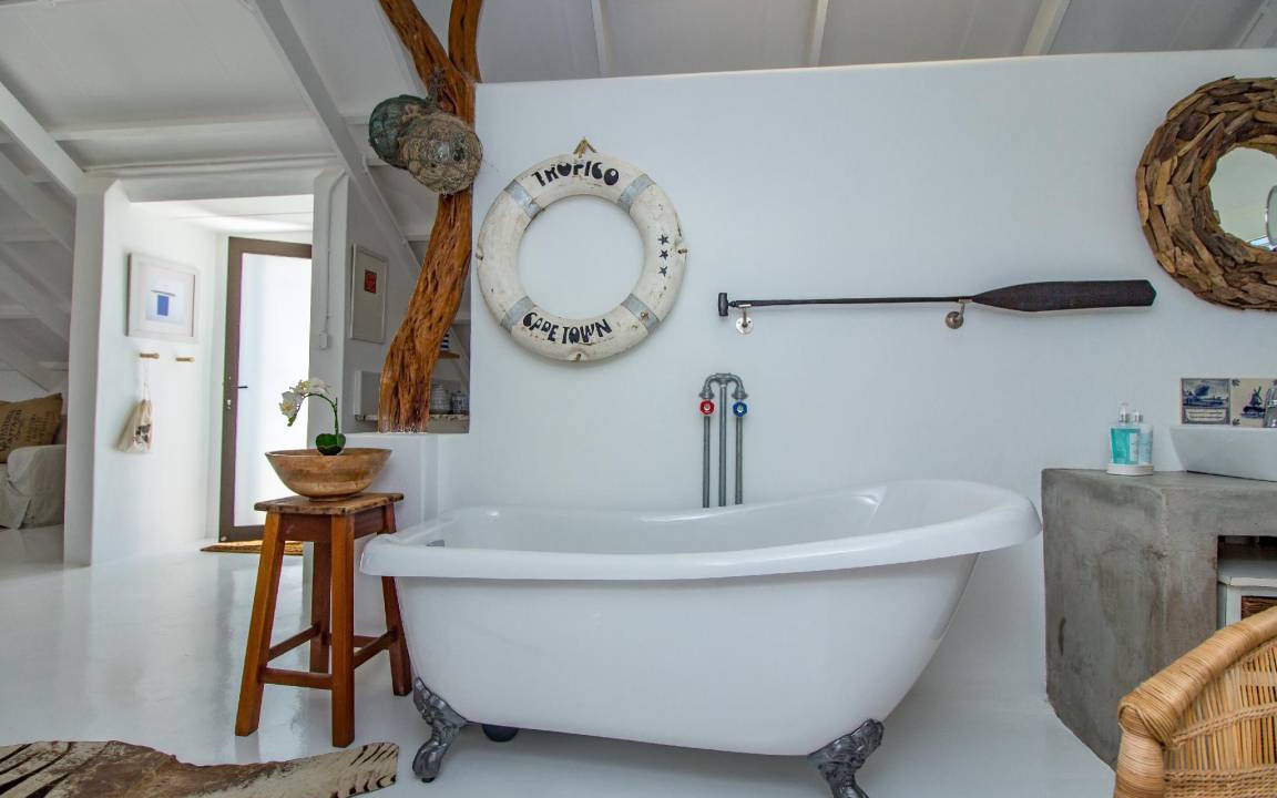 Photo of Others in Paternoster