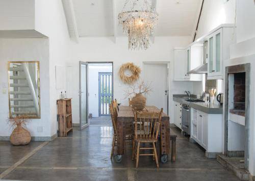Photo of Others in Paternoster