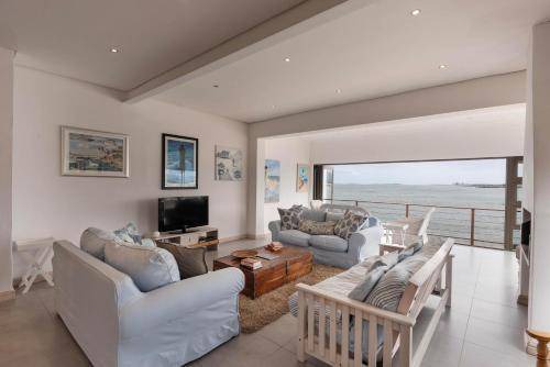Photo of Livingroom in Gordons Bay Central