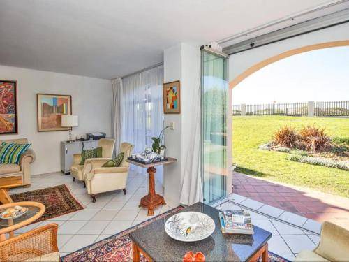Photo of Livingroom in Pollok Beach