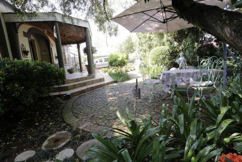 Photo of Others in Parys