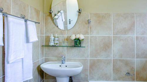 Photo of Bathroom in Greater Johannesburg Metropolitan Area