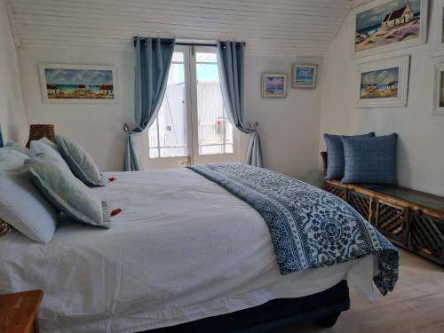 Photo of Others in Paternoster