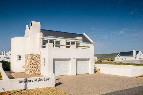 Photo of Buildings in Stompneusbaai