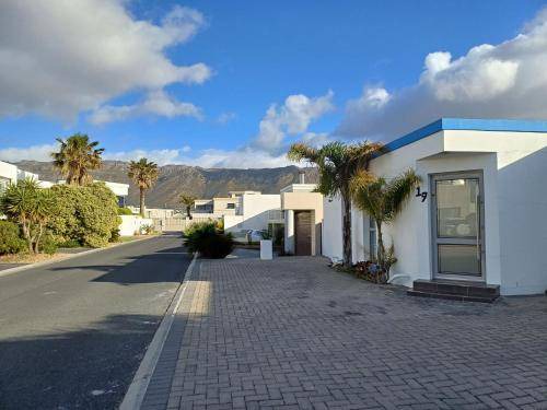 Photo of Others in Gordons Bay Central