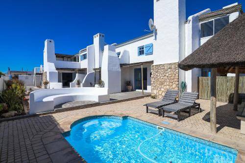 Photo of Others in Paternoster